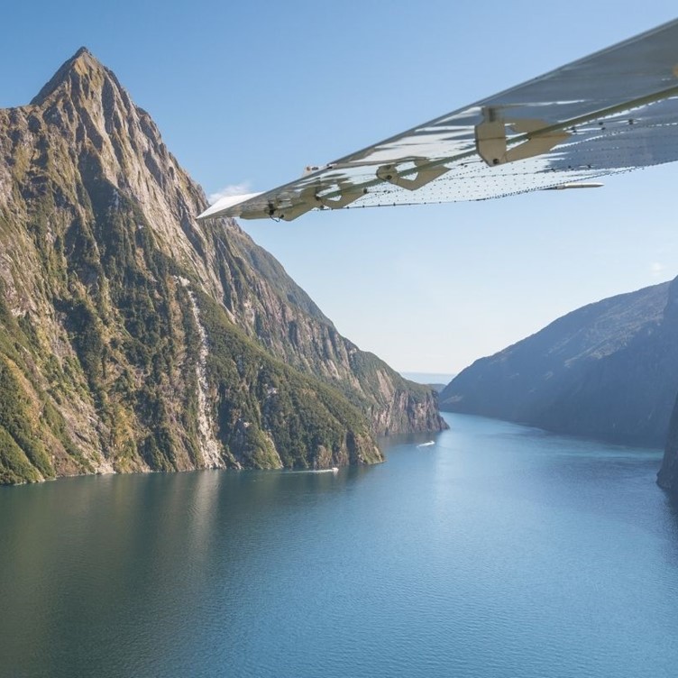 Milford Sound Scenic Flight from Queenstown 