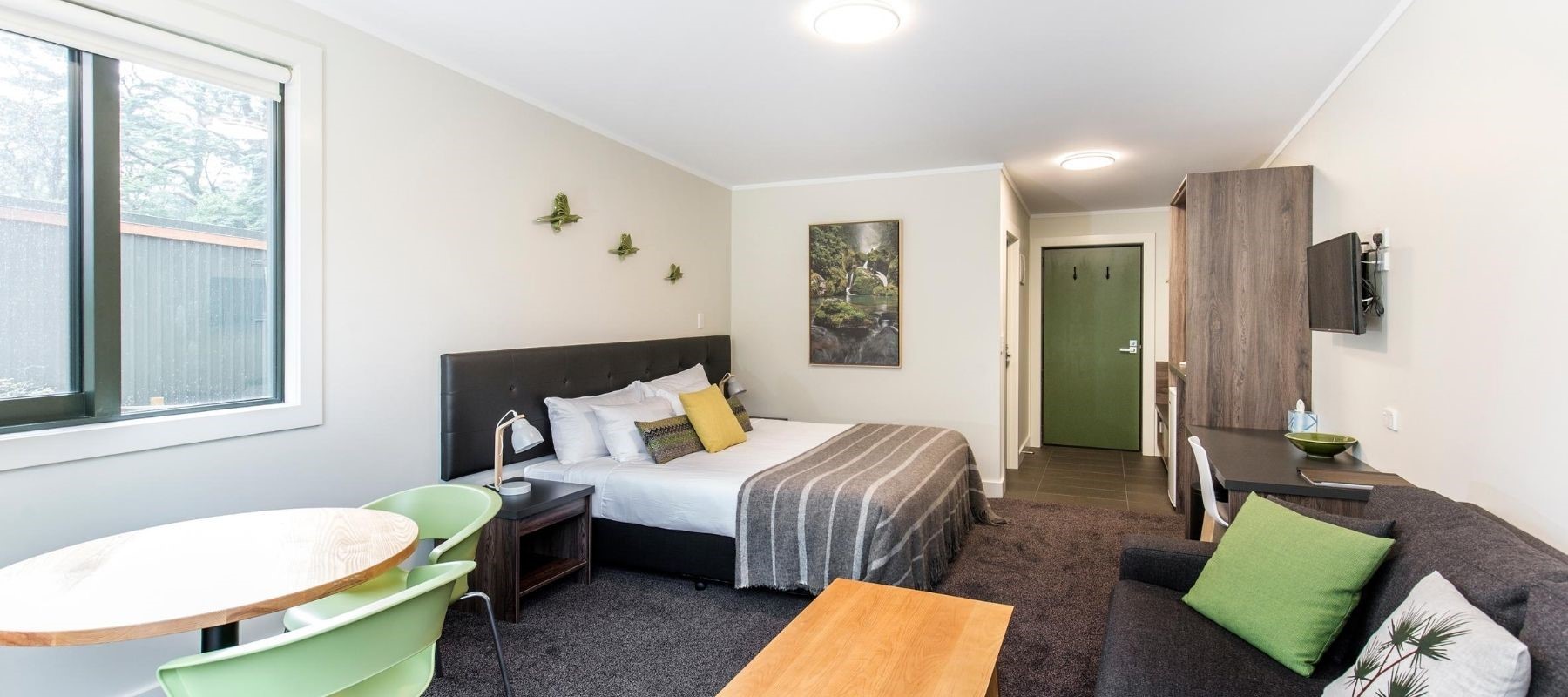 Milford Sound Lodge - Sitting Room , Bedroom , kitchen